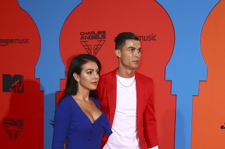 Futbalista Cristiano Ronaldo s priateľkou Georginou. 