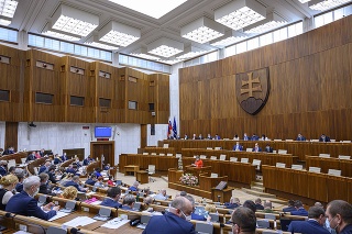  Poslanci počas druhej schôdze Národnej rady Slovenskej republiky.
