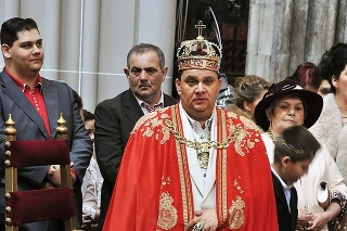 Róberta I. korunovali za rómskeho kráľa v roku 2014.
