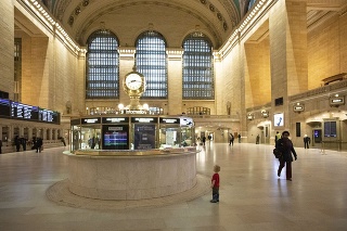 Newyorská stanica Grand Central Terminal viac nevíha húfy cestovateľov.
