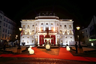 Dejiskom Plesu v opere bude aj tentoraz Historická budova Slovenského národného divadla.