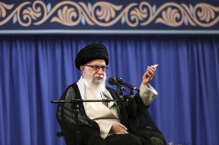 Iránsky najvyšší vodca ajatolláh Alí Chameneí.