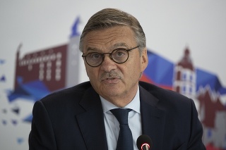 Na snímke prezident IIHF René Fasel.