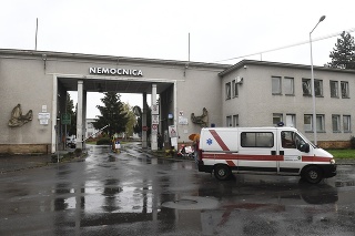 Zdravotnícky personál Nemocnice s poliklinikou (NsP) Prievidza so sídlom v Bojniciach sa ocitol v ohrození.