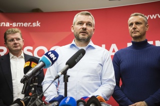  Podpredsedovia strany Smer-SD Peter Žiga, Peter Pellegrini a Richard Raši.