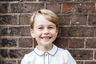 Princ George na fotke, ktorú zverejnili pri príležitosti jeho 5. narodenín.