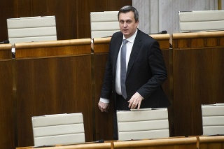 Predseda parlamentu Andrej Danko počas mimoriadnej schôdze.