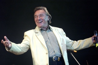 November 2006: Karel Gott počas koncertu v Športovej hale na Pasienkoch v Bratislave.