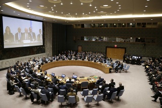 Členovia BR OSN počas zasadnutia Bezpečnostnej rady OSN o situácii v Sýrii v sídle OSN v New Yorku