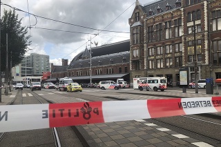 Útok sa odohral neďaleko hlavnej železničnej stanice 31. augusta 2018 v Amsterdame.