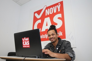 Spevák Ben Cristovao počas online rozhovoru na www.cas.sk.