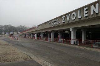 Autobusová stanica vo Zvolene bola v sobotu 25. januára 2020 dopoludnia celkom prázdna.