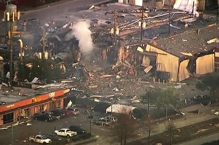 Na leteckej snímke sú zničené budovy po mohutnom výbuchu v Houstone.