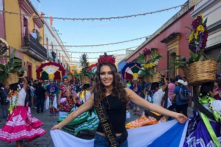 Češka Karolína Kokešová sa stala Miss Global 2019.