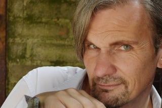 Michael Hoch je herec z nemeckého mesta Duisburg.