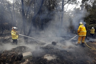 Austráliu sužujú požiare už od septembra.