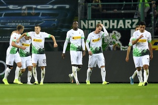 Bénes robí ramená po tom, čo si Borussia udržala 1. miesto v tabuľke.