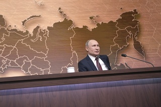 Ruský prezident Vladimir Putin počas tradičnej výročnej tlačovej konferencii v Moskve.