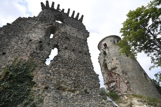 Na hrade Slanec v okrese Košice-okolie pokračuje aj tento rok úsilie o jeho záchranu a obnovu. 
