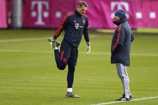 Manuel Neuer počas tréningu pred stredajším zápasom Ligy majstrov.