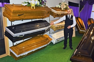 Vedúci pohrebníctva Rastislav Pažin (25)
