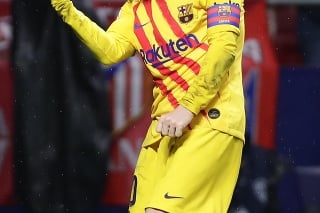 Hráč FC Barcelony Lionel Messi sa teší z gólu počas zápasu 15. kola La Ligy Atletico Madrid - FC Barcelona.