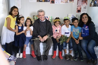 Vysoký komisár OSN Filippo Grandi navštívil tábor pre utečencov.