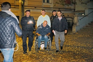Rusko skončil na invalidnom vozíku aj pred dvomi rokmi, keď ho zadržali kvôli podozreniu z objednávky vraždy Sylvie Volzovej.