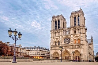 Katedrála Notre-Dame ešte pred požiarom v apríli tohto roku. 