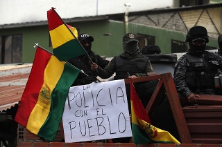 Policajti v La Paz neskôr odišli z ulíc a vrátili sa na svoje stanice.