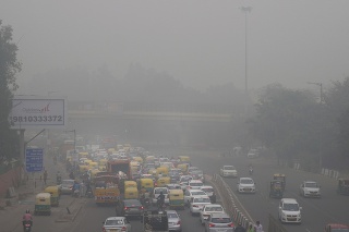 V hlavnom meste Indie je extrémne znečistený vzduch.