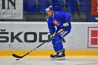 Na snímke obranca slovenskej hokejovej reprezentácie Erik Černák.