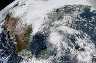 Tropická cyklóna Michael, ktorá smeruje na americký štát Florida, zosilnela na extrémne nebezpečný hurikán štvrtej kategórie.