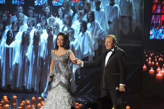 Lucie Bílá a Karel Gott počas spoločného vystúpenia.
