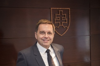 Peter Kažimír.