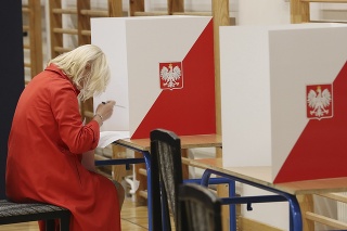 Parlamentné voľby v Poľsku vyhrala vládnuca strana. 