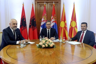 Lídri Albánska, Severného Macedónska a Srbska vo štvrtok podpísali deklaráciu o hospodárskej spolupráci.