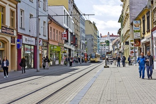 Obchodná ulica patrí medzi najdrahšie ulice sveta, hoci jej chýbajú luxusné butiky.