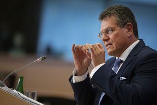 Maroš Šefčovič počas híringu na pôde eurokomisie.