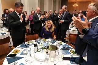 21.september 2019: Čaputová sa na slávnostnej večeri  stretla aj s kontroverzným podnikateľom Gálom.