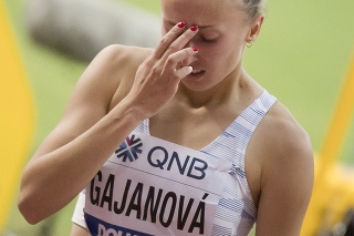 Na snímke slovenská bežkyňa Gabriela Gajanová v cieli v rozbehoch na 800 m žien na MS v atletike v katarskej Dauhe.