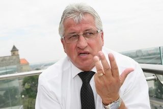 Vincent Lukáč - minister školastva a športu