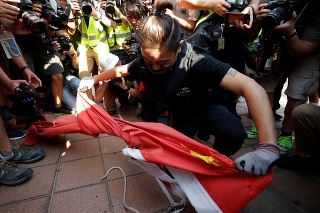 Demonštranti v hongkonskej oblasti Nové teritóriá vyšli do ulíc. 