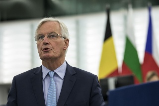 Dosluhujúci predseda Európskej komisie (EK) Jean-Claude Juncker