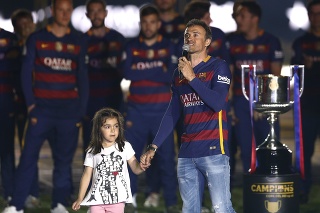 Bývalý tréner španielskej futbalovej reprezentácie či Barcelony Luis Enrique prežíva najťažšie obdobie v živote. Vo štvrtok 29. augusta 2019 totiž skonala jeho deväťročná dcéra na rakovinu kostí. 