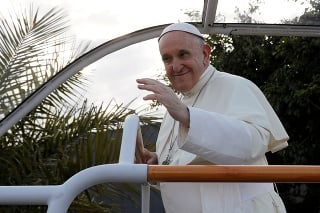 Pápež František po prílete na Madagaskar