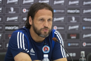 Na snímke tréner futbalistov ŠK Slovan Bratislava Ján Kozák.