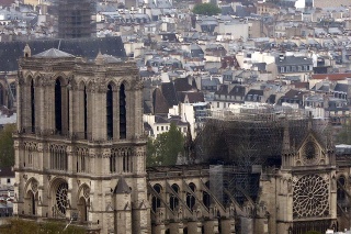 Katedrála Notre-Dame po požiari.