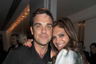 Robbie Williams s manželkou Aydou.