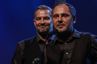November 2015: Členovia kapely Hex gitarista Martin „Fefe“ Žúži (vľavo) a gitarista a spevák Peter „Ďuďo“ Dudák